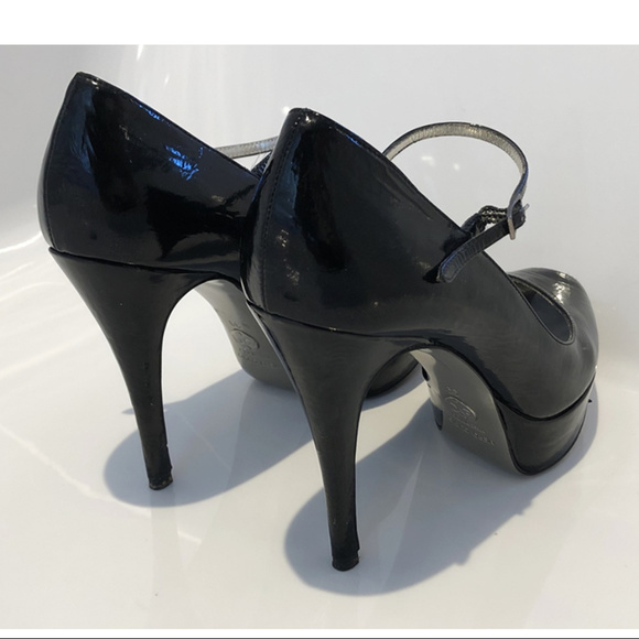 Dolce & Gabbanna High Heel Pumps in Patent Leather - Picture 4 of 8